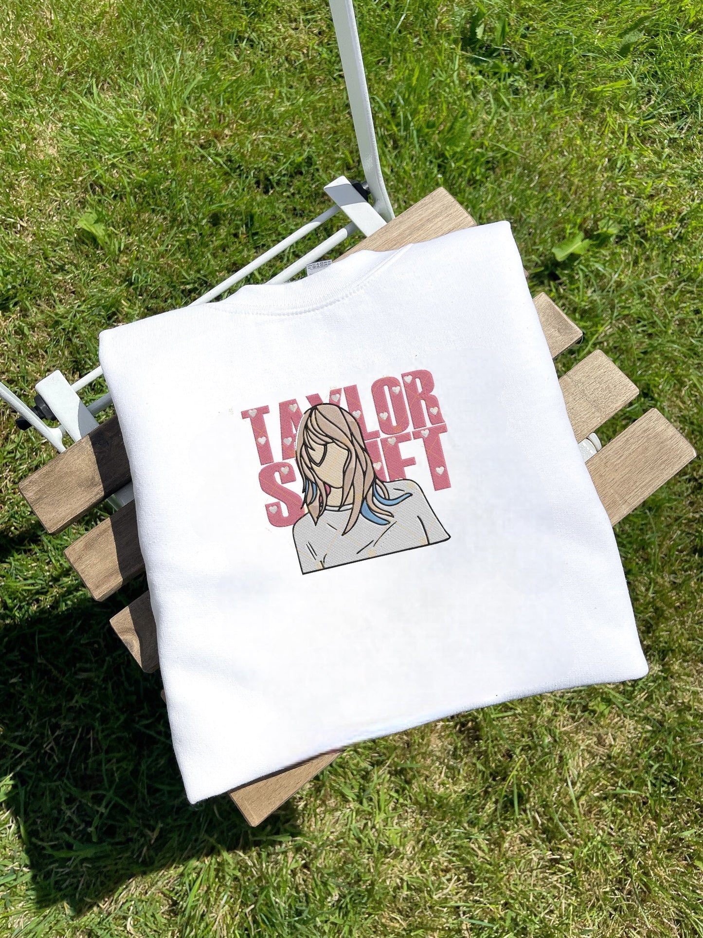 T.S EMBROIDERED SWEATSHIRT